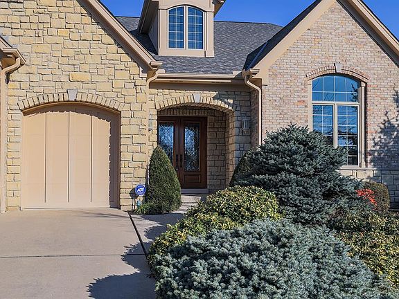 2nd image of 6678 Sherbourne Ct