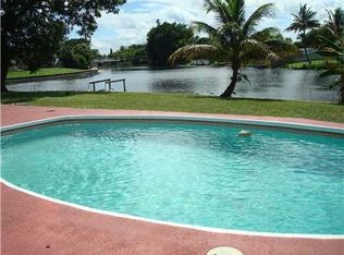 6860 NW 7th Ct, Pompano Beach, FL 33063
