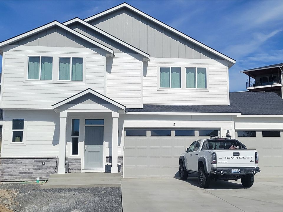 1st image of 213 Stacy Drive SE