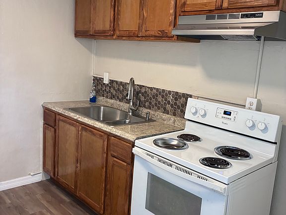 4th image of 4005 N 34th St #D