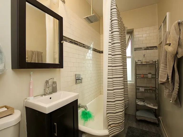 2129 N Dayton St #102 — Photo 16