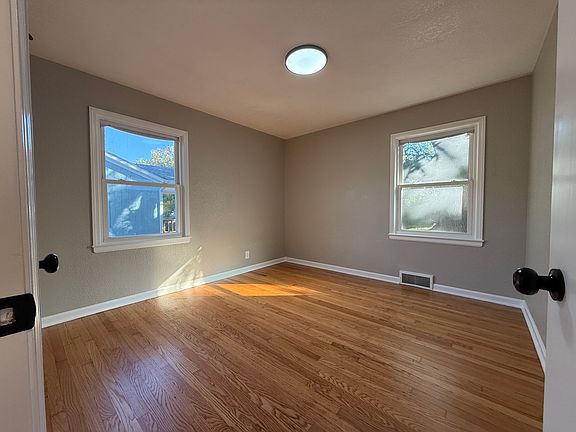4th image of 2421 N 36th St
