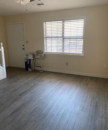 4th image of 1444 Oakwood Dr #C
