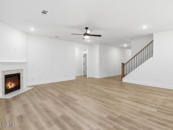 5th image of 107 Manchester Court
