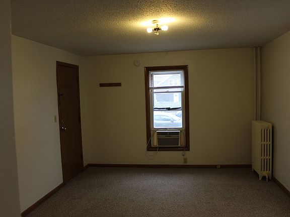 3rd image of 324 E Davenport St #324D-02