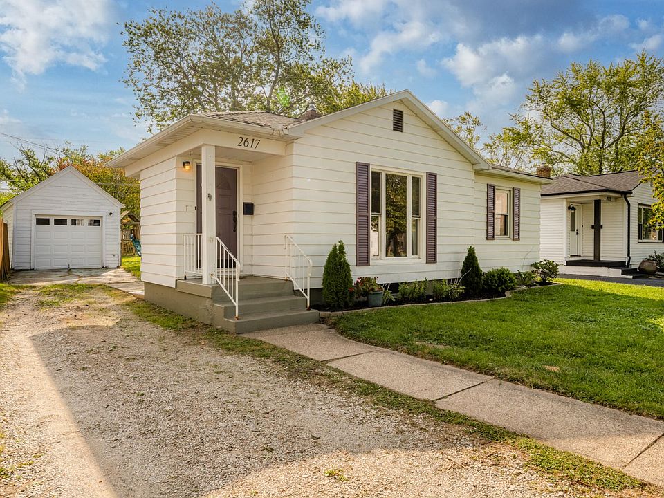 1st image of 2617 Pixley Ave