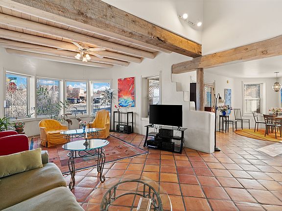2nd image of 3204 Nizhoni Dr