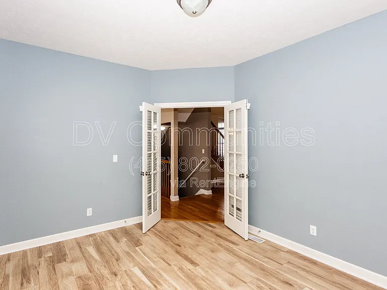 8240 Talbot Cir — Photo 17