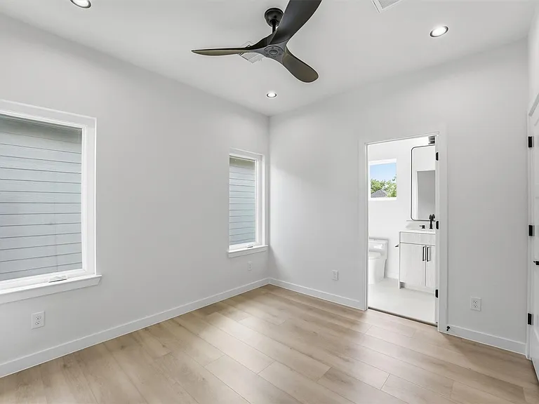 3708 Glenrose St #A — Photo 22