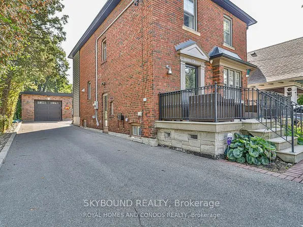 19 Midburn Ave, Toronto, ON M4C 2C8