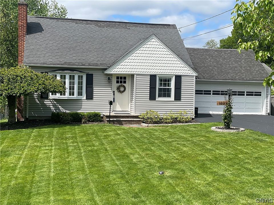 1009 Oswego St, Liverpool, NY 13088 Zillow