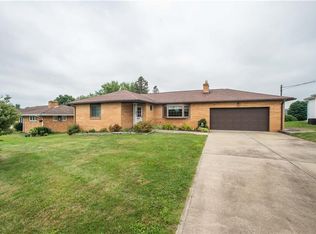 115 Crescent Dr, Washington, PA 15301