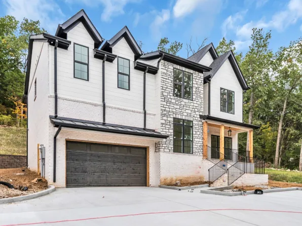 7676 Sawyer Brown Rd, Nashville, TN 37221