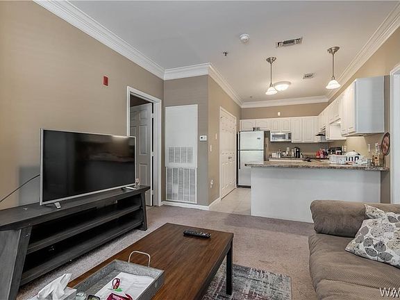 3rd image of 303 Helen Keller Blvd APT B326