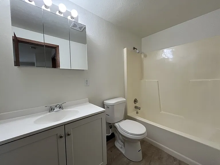 523 Spinnaker Ln #F — Photo 9
