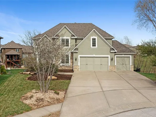 7615 N Amoret Ave, Kansas City, MO 64151