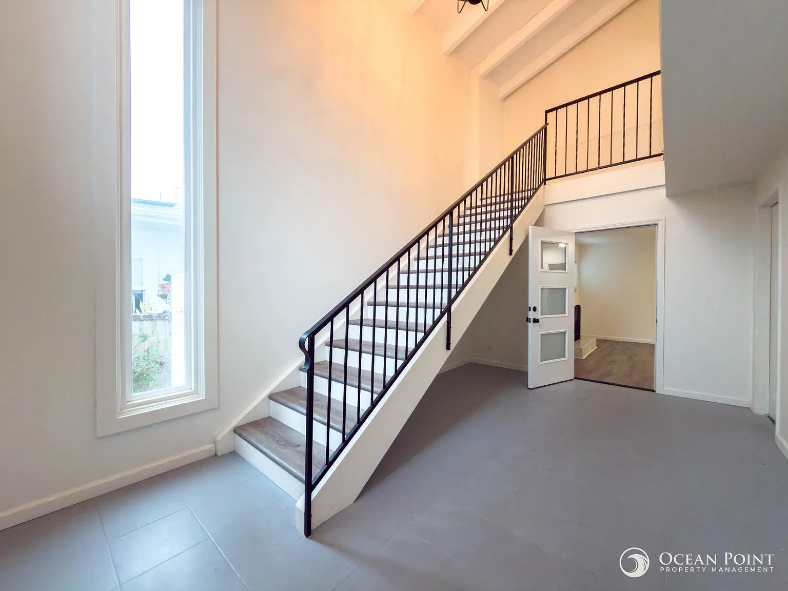 3 bed, 3.0 bath, 2563 sqft, $6,800 — Photo 2