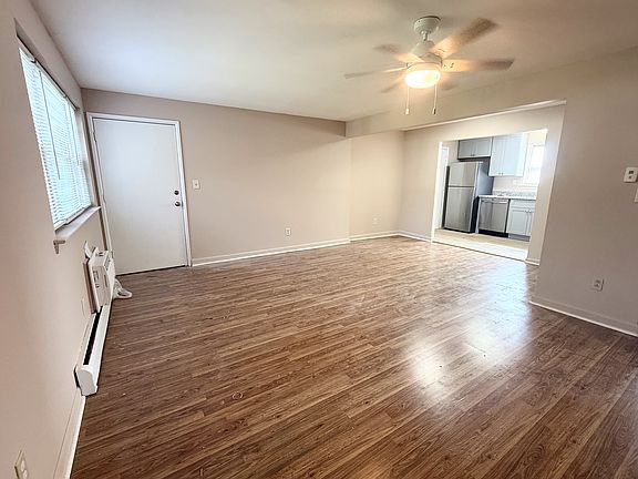 5th image of 10 Colonial Dr APT A