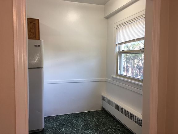 5th image of 1130 Parker St APT 206