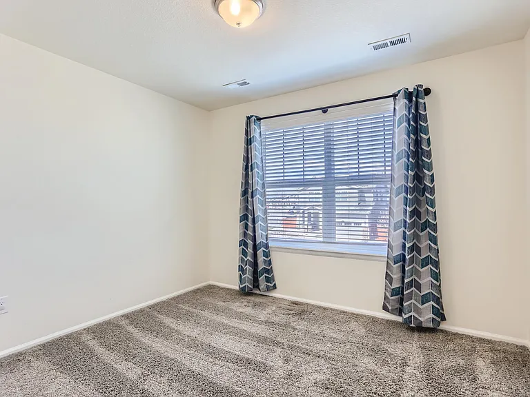 14980 Vienna Cir — Photo 21