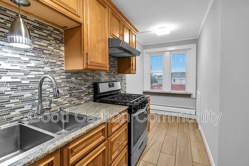 1 bed, 1.0 bath, $1,250 — Photo 2