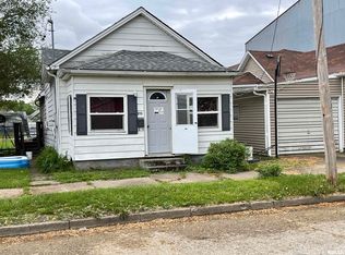 215 3rd Ave N, Clinton, IA 52732