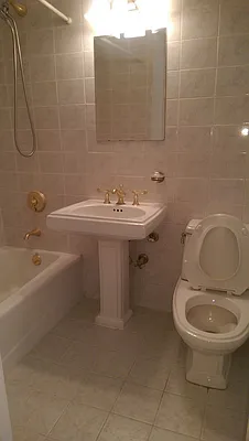 Sold by Metro Garden Realty NYC | media 40