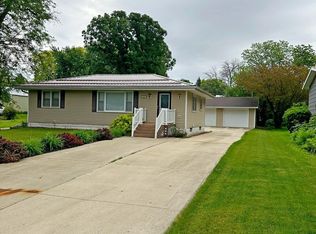 401 S Perth St, Schaller, IA 51053