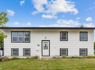 1210 Glenwood Ter, Marshalltown, IA 50158