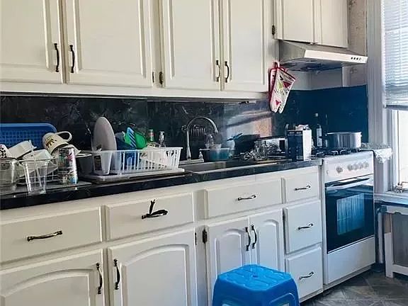 2nd image of 6712 12th Ave