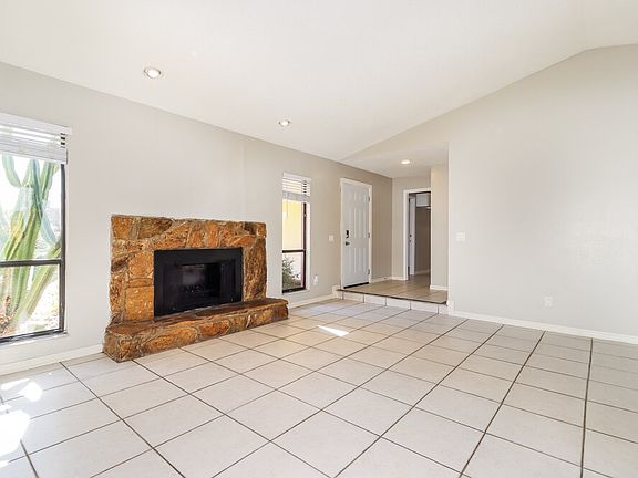 4th image of 5503 Blue Jay Ln