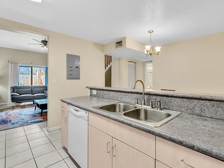 10240 NW 33rd Pl — Photo 29