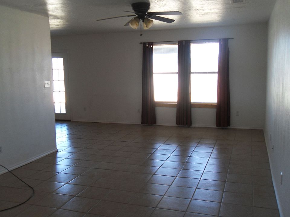 2nd image of 1301 Sunset Pl