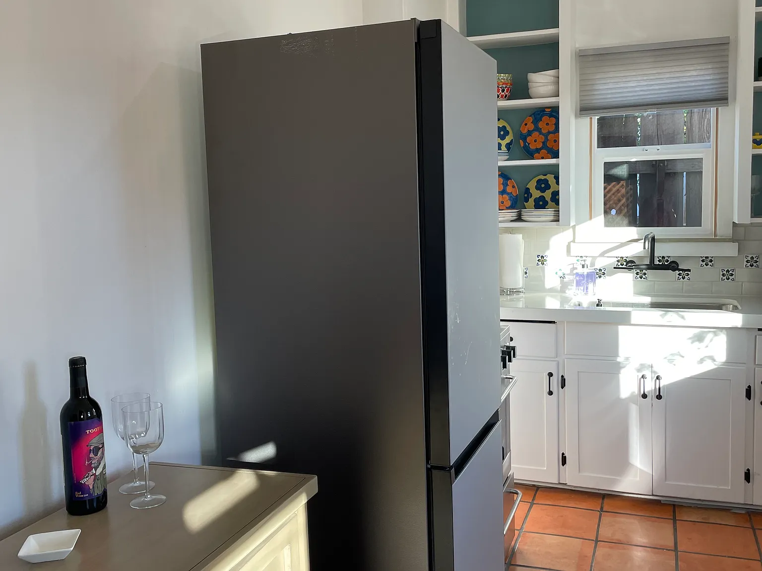 Studio, 300 sqft, $2,600 — Photo 3