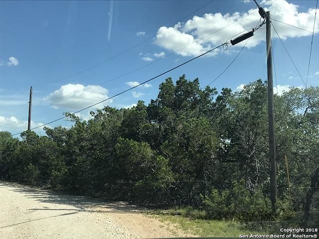 2nd image of 1552 Lake Dr