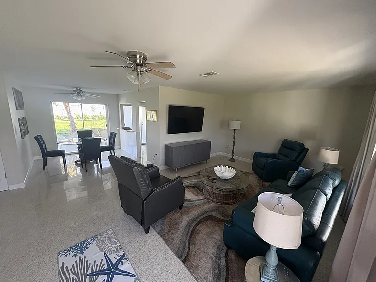 108 Charles Dr — Photo 3