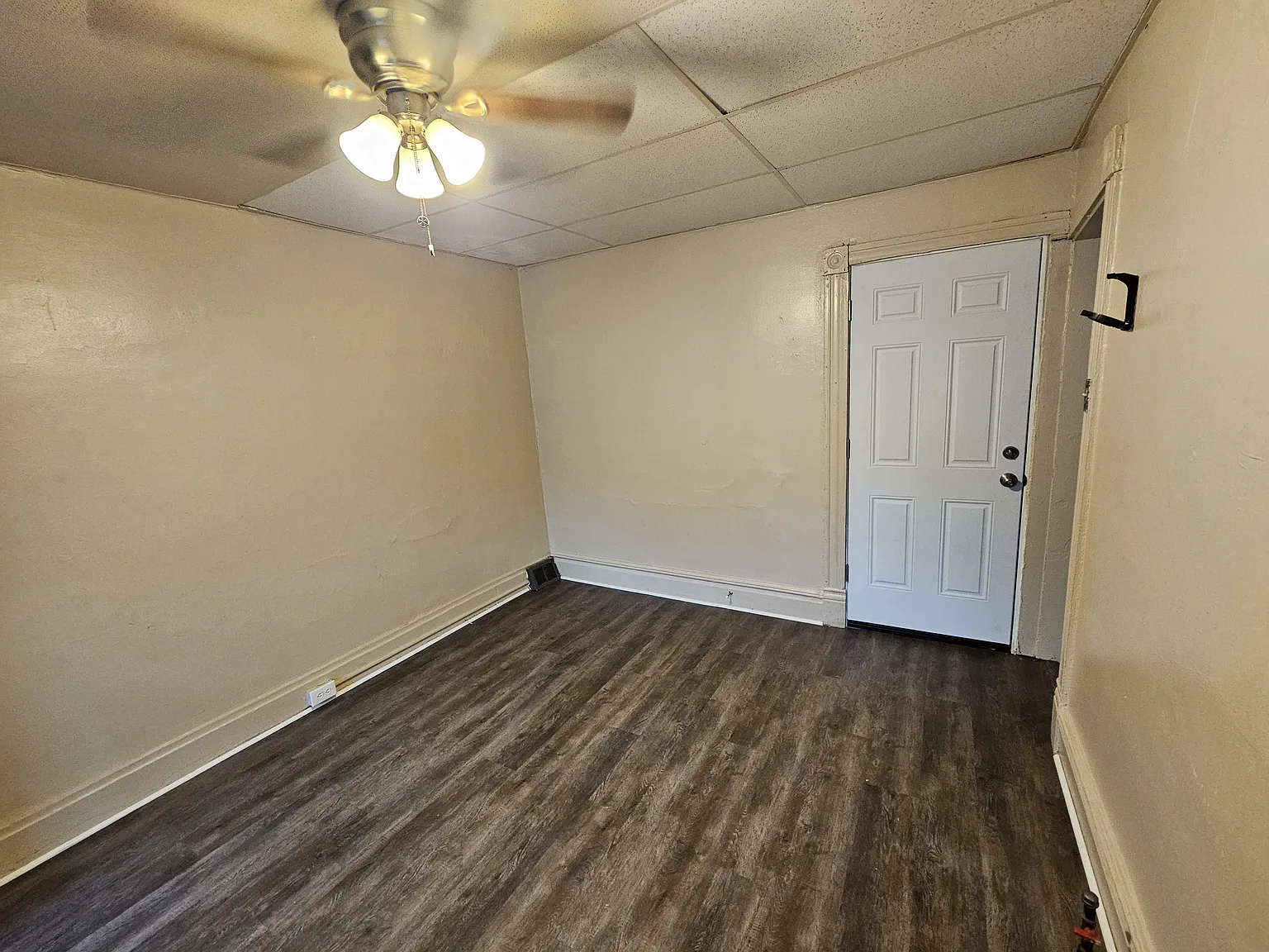 2 bed, $1,100 — Photo 3