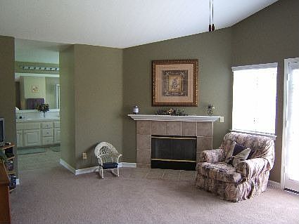 Large master sitting area