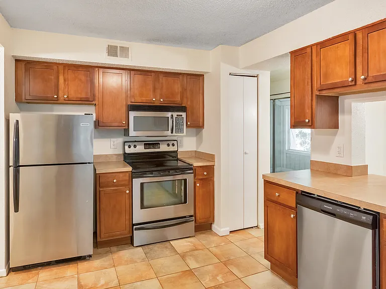 245 Seasons Pkwy #1 — Photo 9
