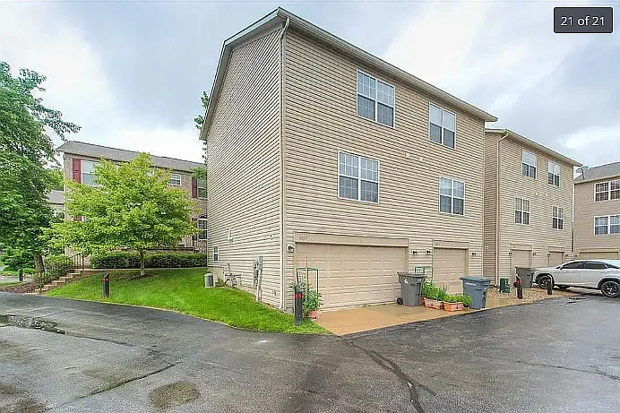 3057 Armory Dr — Photo 2