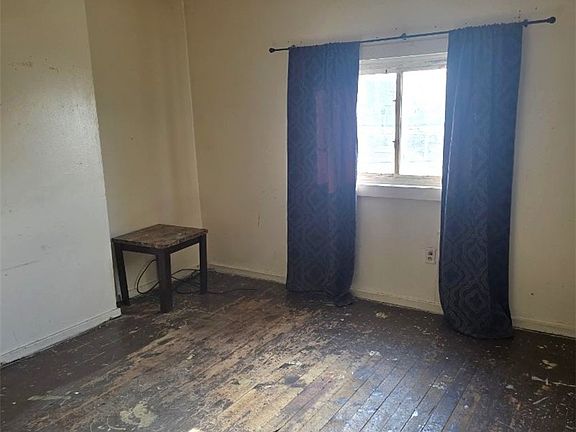 2nd image of 813 3rd St