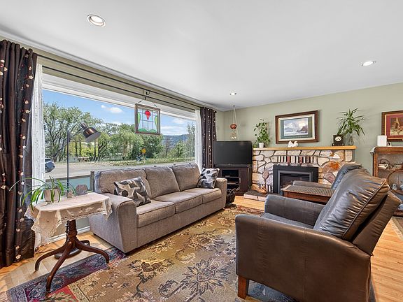 4th image of 237 Schubert Dr
