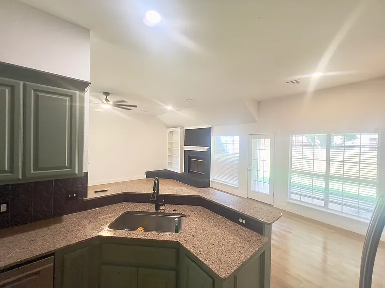 1121 Charlton Rd — Photo 3