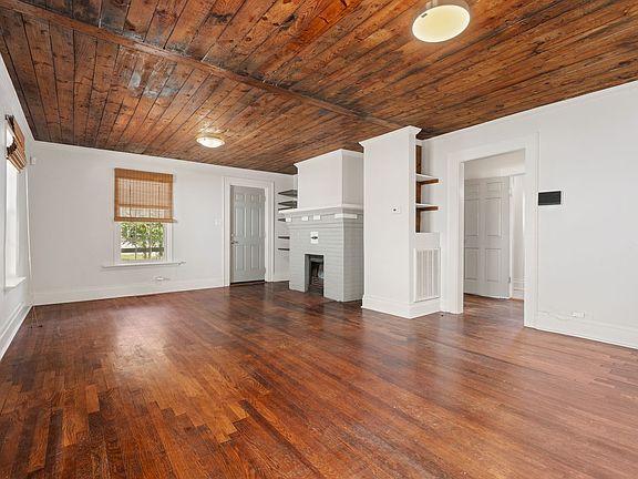 4th image of 1908 Hart St