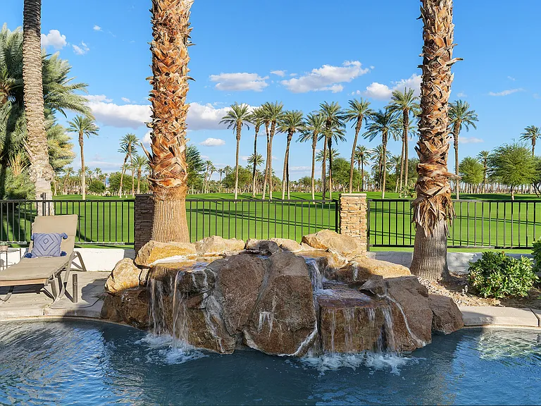 56408 Palms Dr — Photo 33