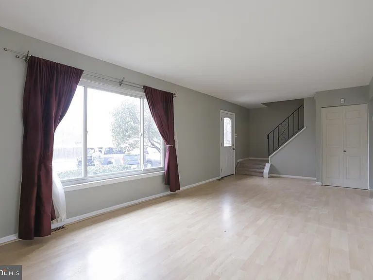 1940 Arrowood Dr — Photo 2