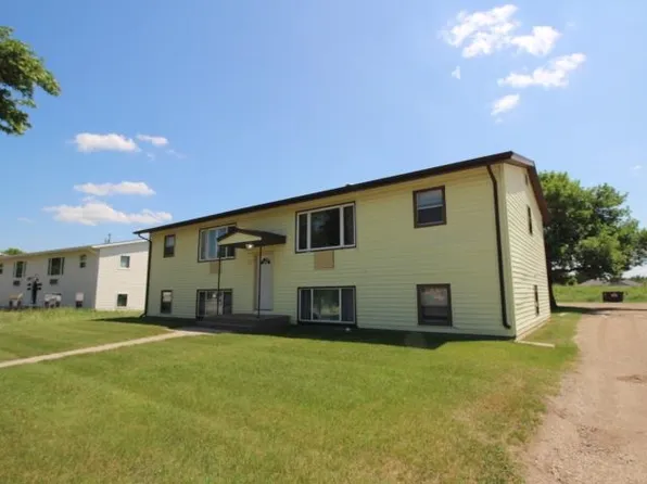 2115 2nd Ave SW, Minot, ND 58701