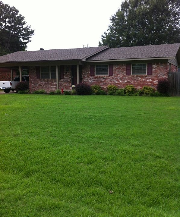 1st image of 913 Graceland Dr