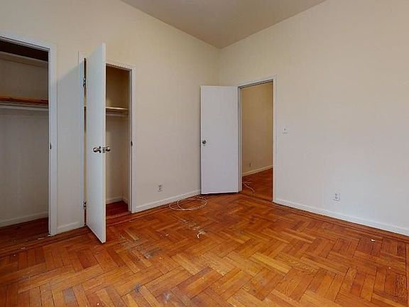 4th image of 228 E 36th St APT 3A