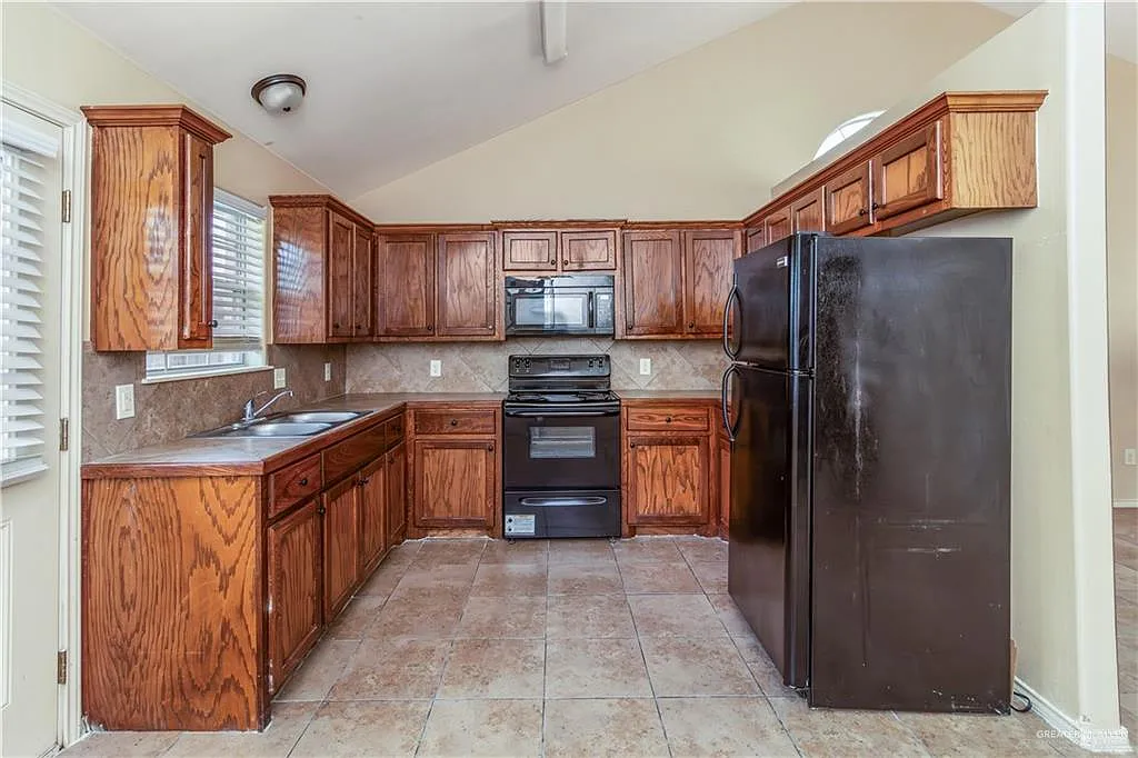 2 bed, 2.0 bath, 1035 sqft, $850 — Photo 3